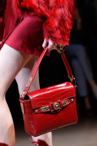 Look 60